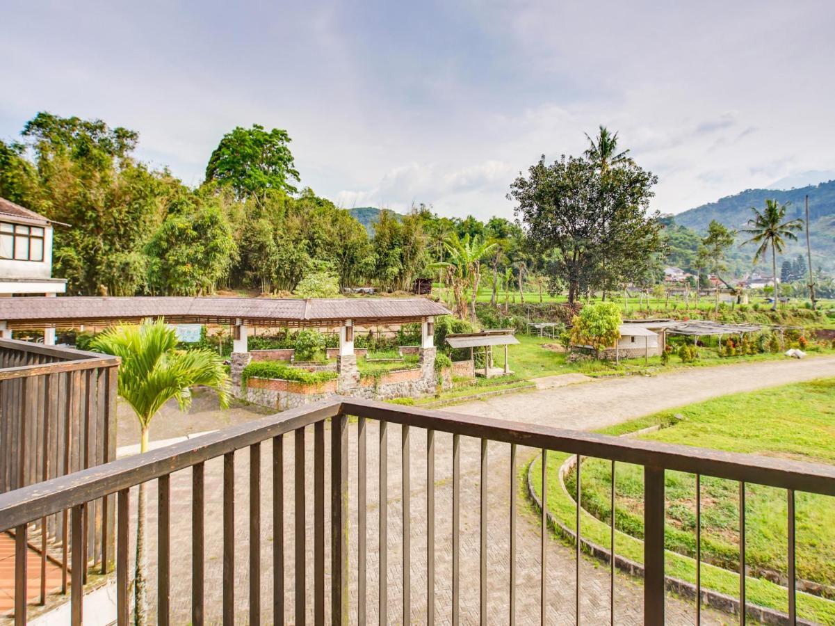 Oyo 3896 Villa Pesona Wisata Puncak Cianjur Exteriér fotografie